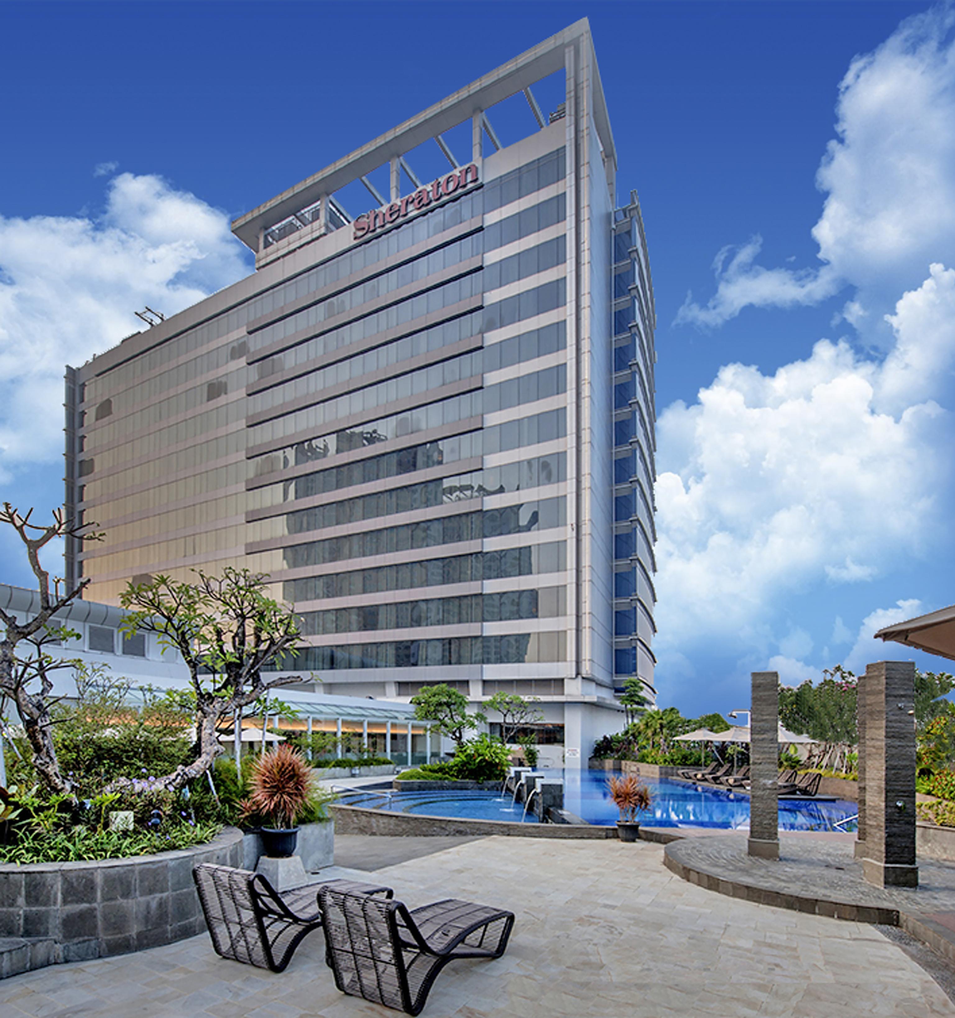 Sheraton Grand Jakarta Gandaria City Hotel Exterior foto