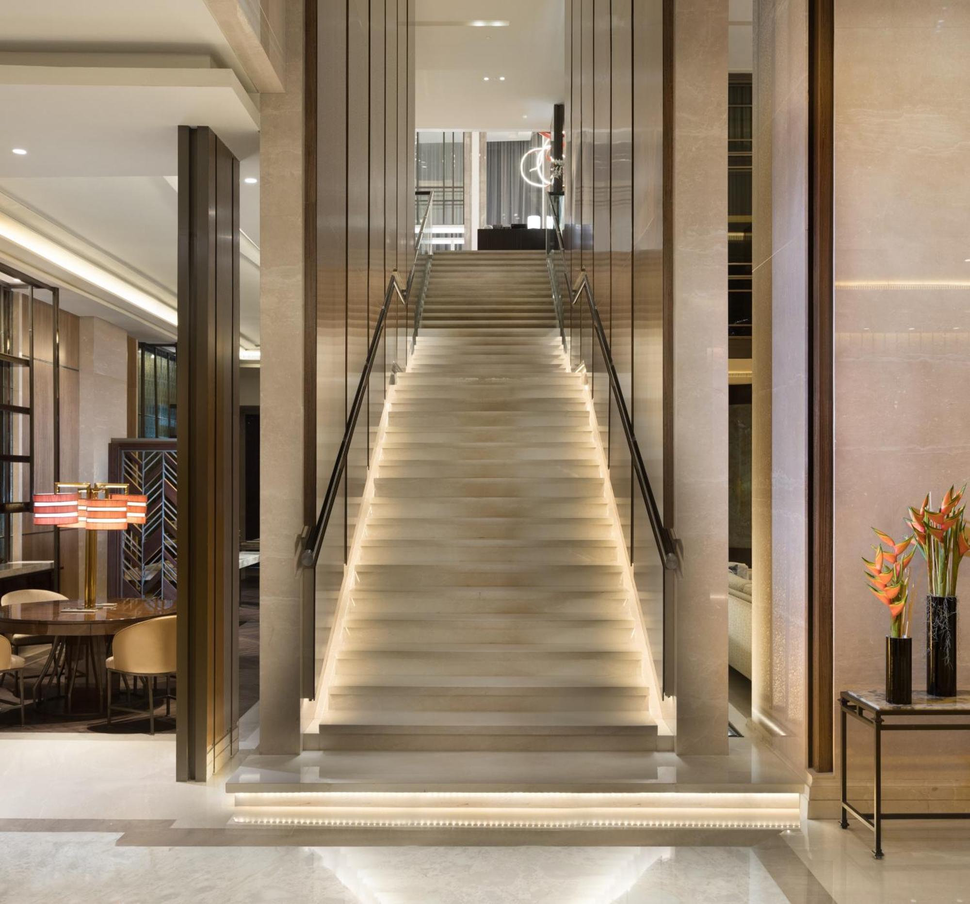 Sheraton Grand Jakarta Gandaria City Hotel Exterior foto