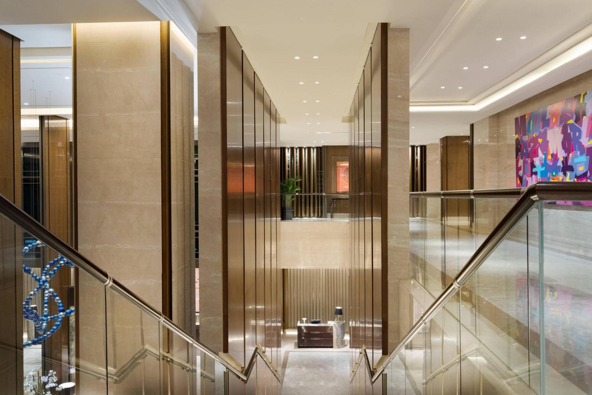 Sheraton Grand Jakarta Gandaria City Hotel Exterior foto