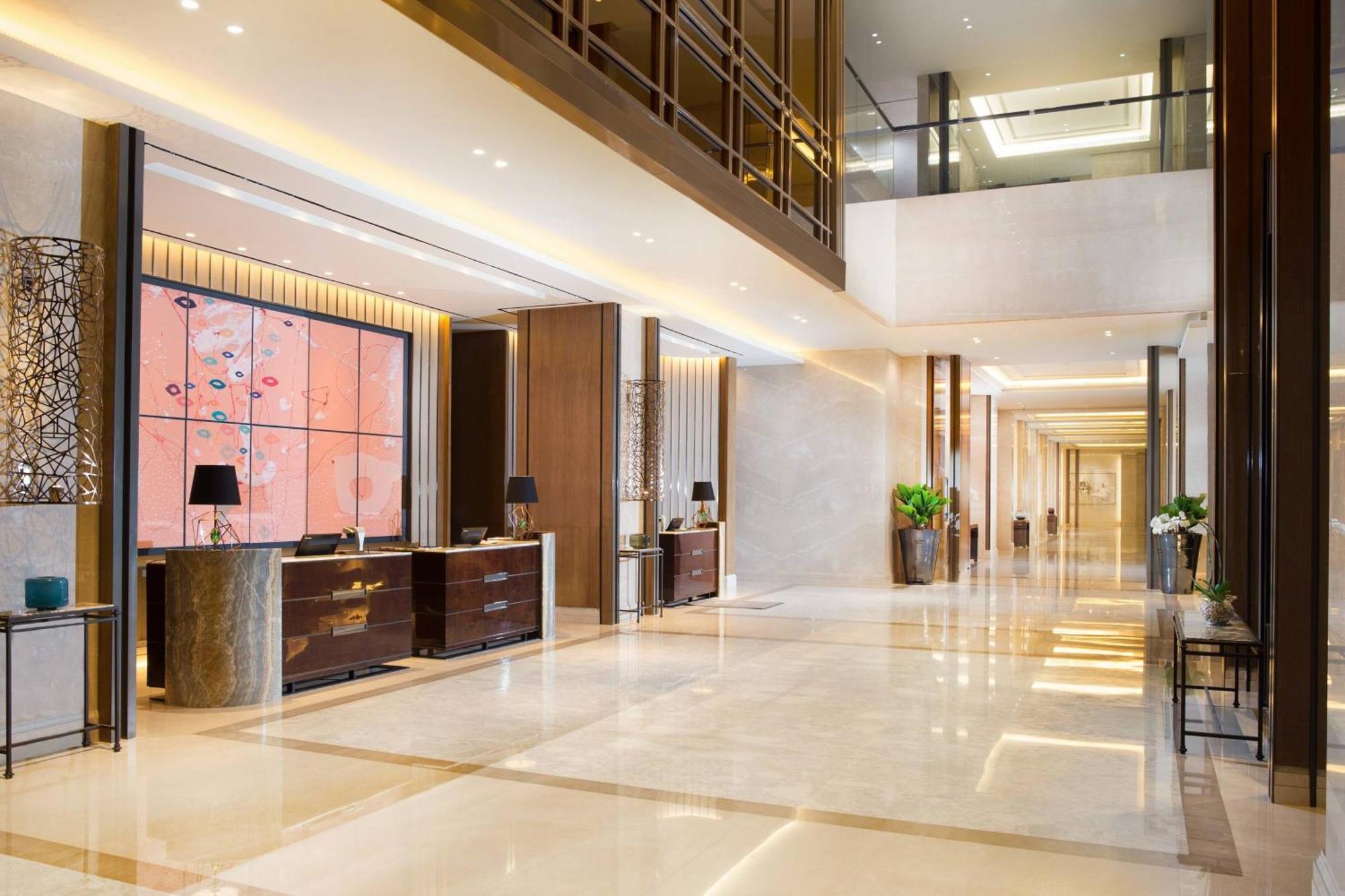 Sheraton Grand Jakarta Gandaria City Hotel Exterior foto