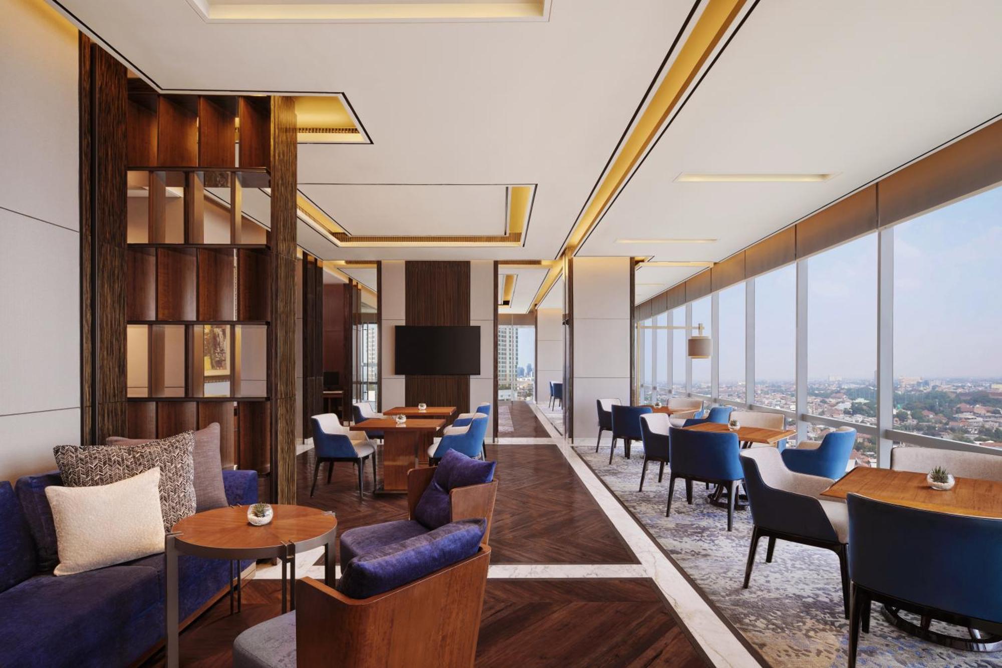 Sheraton Grand Jakarta Gandaria City Hotel Exterior foto