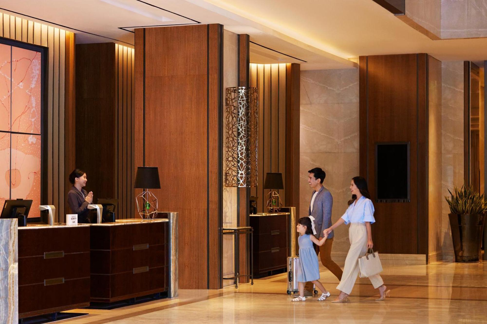 Sheraton Grand Jakarta Gandaria City Hotel Exterior foto