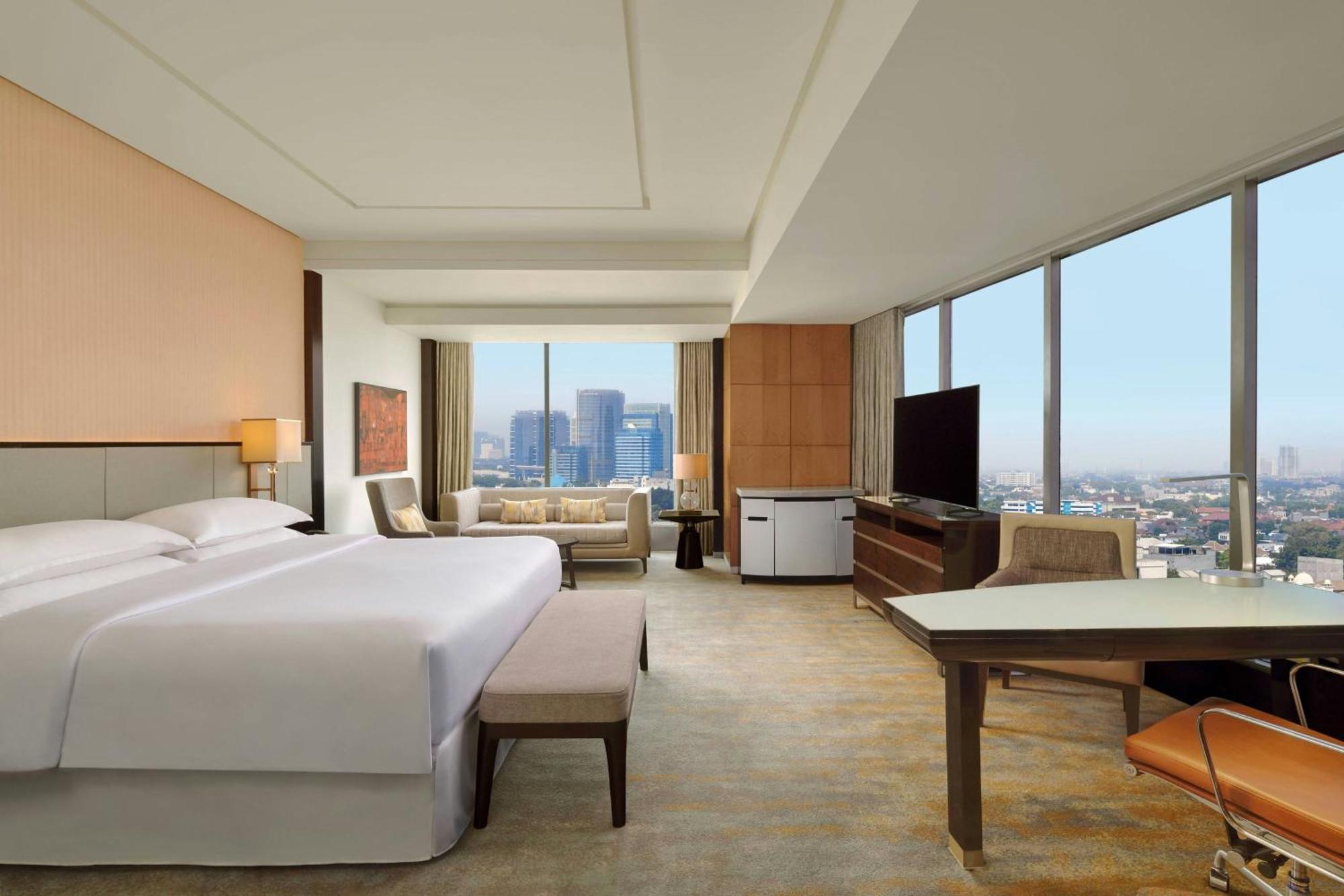 Sheraton Grand Jakarta Gandaria City Hotel Exterior foto