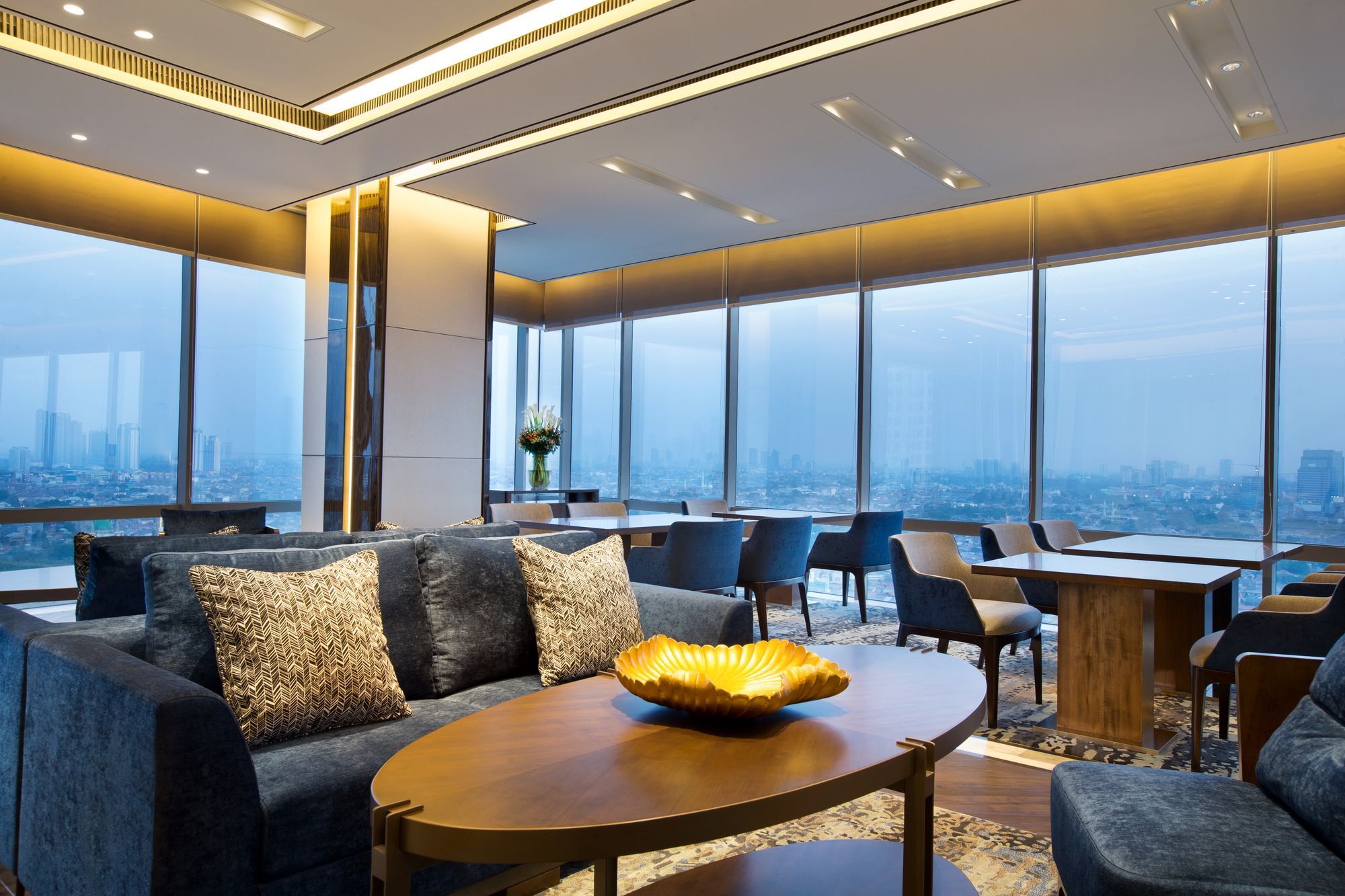 Sheraton Grand Jakarta Gandaria City Hotel Exterior foto